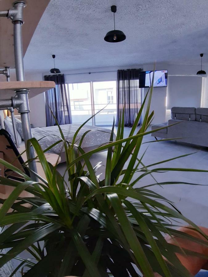 21 Suites Deluxe Stay Near The Airport Markópoulon Exteriör bild